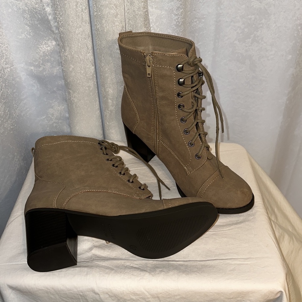 Women’s Madden Girl Boots - Picture 3 of 6